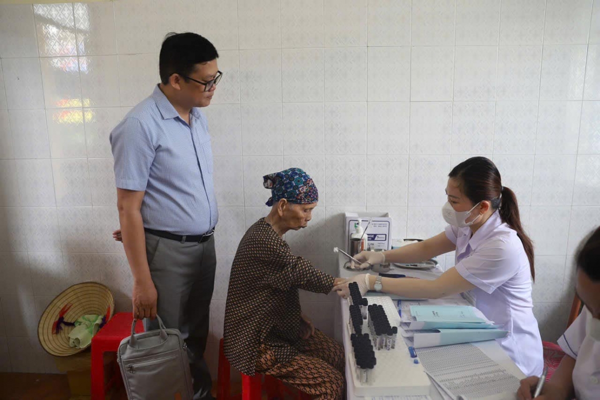 TP Hải Phòng: Kiểm tra công tác khám sức khỏe định kỳ cho người cao tuổi