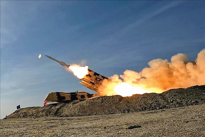 Tên lửa Iran được phóng trong một cuộc diễn tập quân sự ở miền Nam nước này ngày 19/1/2024. Tên lửa Iran được phóng trong một cuộc diễn tập quân sự ở miền Nam nước này ngày 19/1/2024.