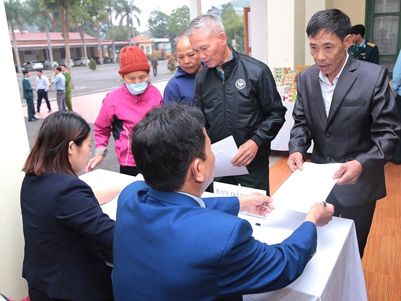 Khám tư vấn sức khỏe cho NCT huyện Định Hóa, tỉnh Thái Nguyên