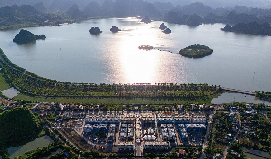 Thành phố ôm trọn tầm view “Vịnh Hạ Long trên cạn”