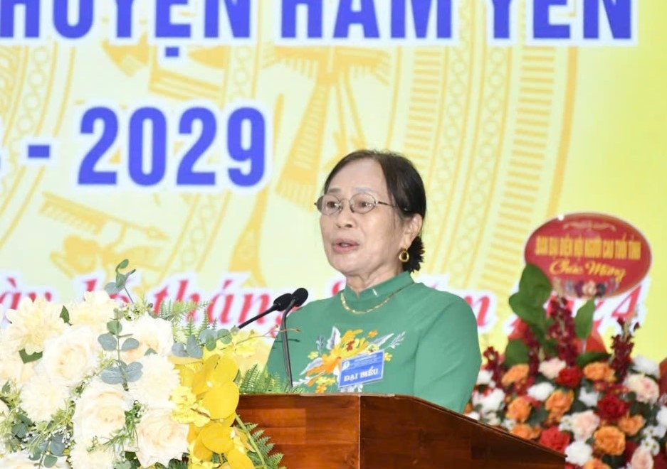 Đồng chí Hà Thị Ngọ, Trưởng BĐD Hội NCT tỉnh Tuyên Quang phát biểu