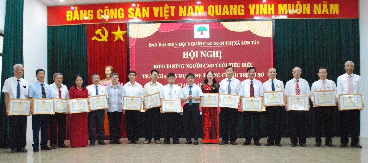 NCT nêu gương sáng tham gia xây dựng hệ thống chính trị cơ sở