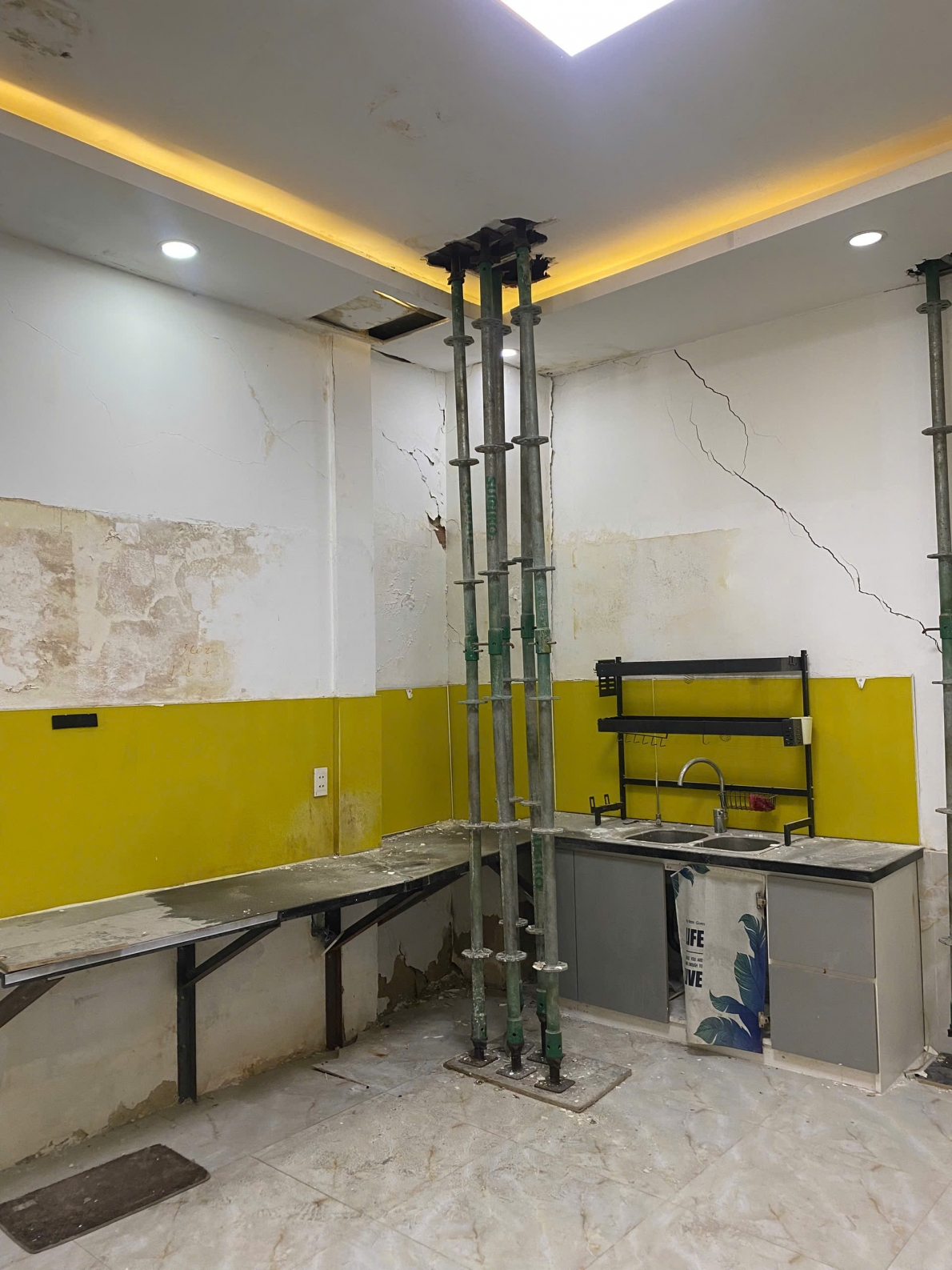 Người cao tuổi yêu cầu phải xử lý nghiêm minh công trình làm trái chỉ đạo của UBND quận 3