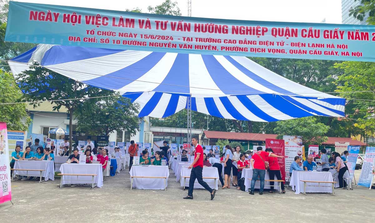 Hàng nghìn cơ hội việc làm tại phiên giao dịch việc làm quận Cầu Giấy