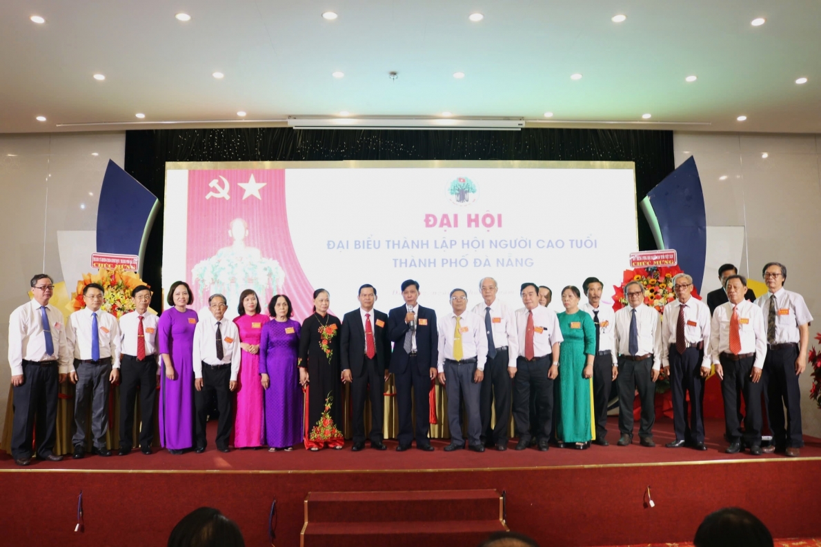 Ban Chấp hành Hội NCT TP Đà Nẵng ra mắt nhận nhiệm vụ