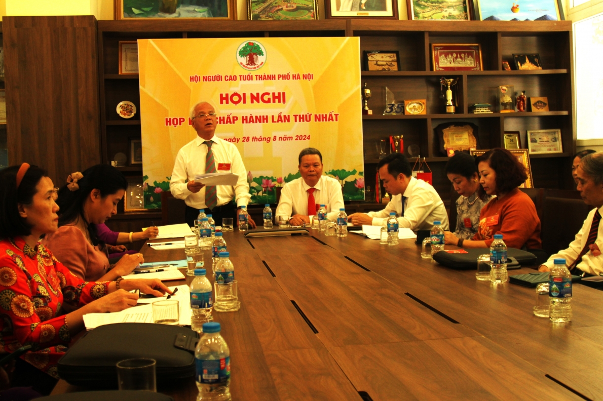 Phiên họp thứ nhất Ban Chấp hành Hội NCT TP Hà Nội