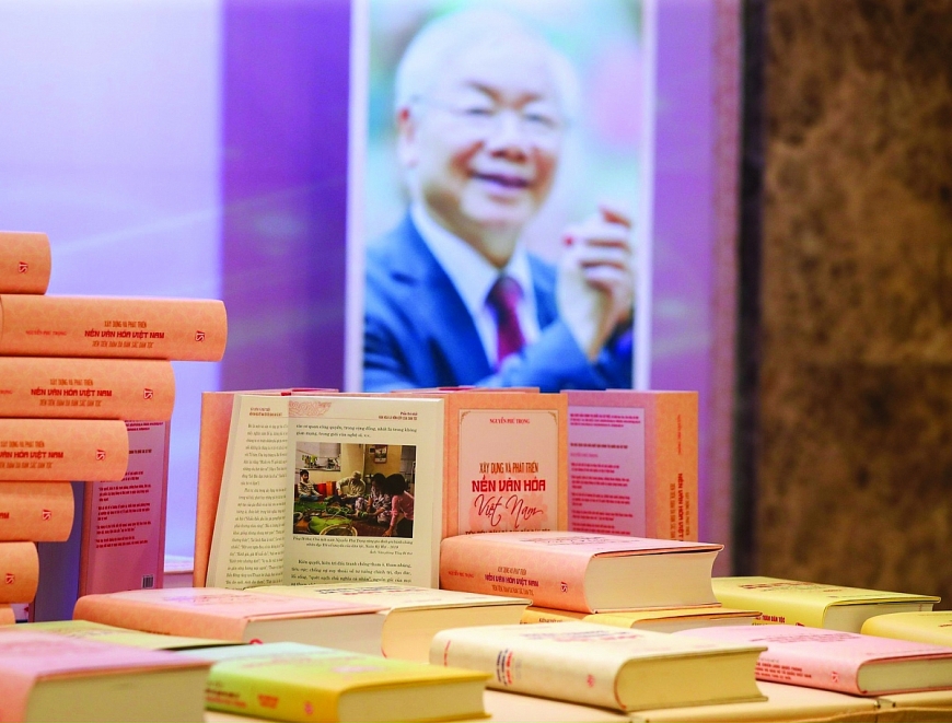 Cuốn sách “Xây dựng và phát triển nền văn hóa Việt Nam tiên tiến, đậm đà bản sắc dân tộc” của Tổng Bí thư Nguyễn Phú Trọng.