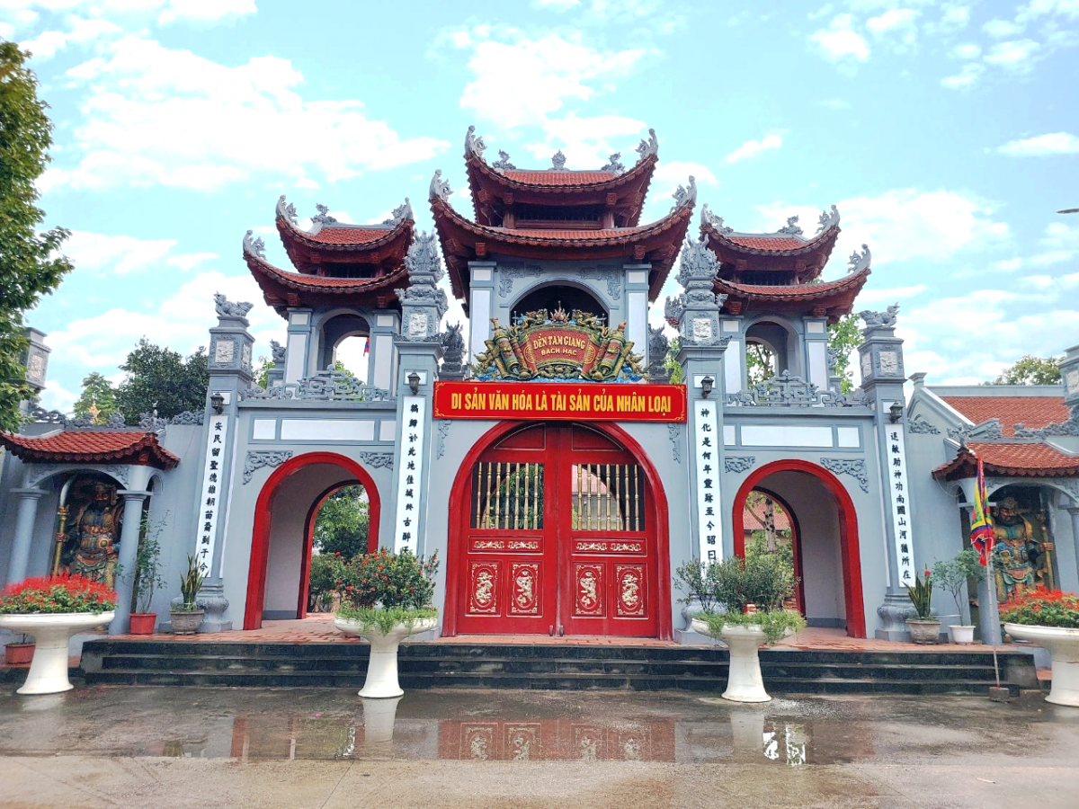 Đền Bạch Hạc. 