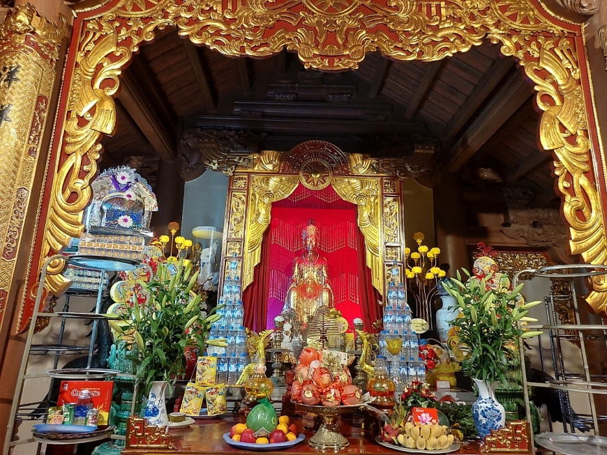 Cung thờ Thánh Mẫu Quách A Nương tại quần thể đền Bạch Hạc. 