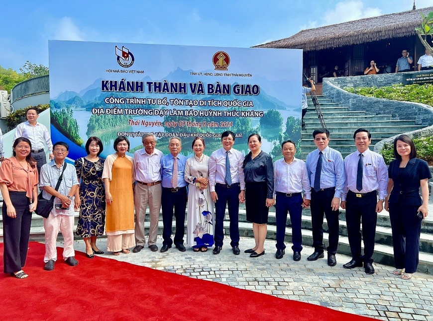 Kí ức đẹp bên hồ Cốc