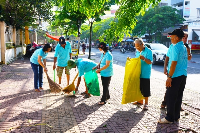 NCT tỉnh Cà Mau, tích cực tham gia bảo vệ môi trường, đẩy mạnh phong trào thi đua “Tuổi cao - Gương sáng”, “sống vui, sống khỏe, sống có ích cho xã hội”.