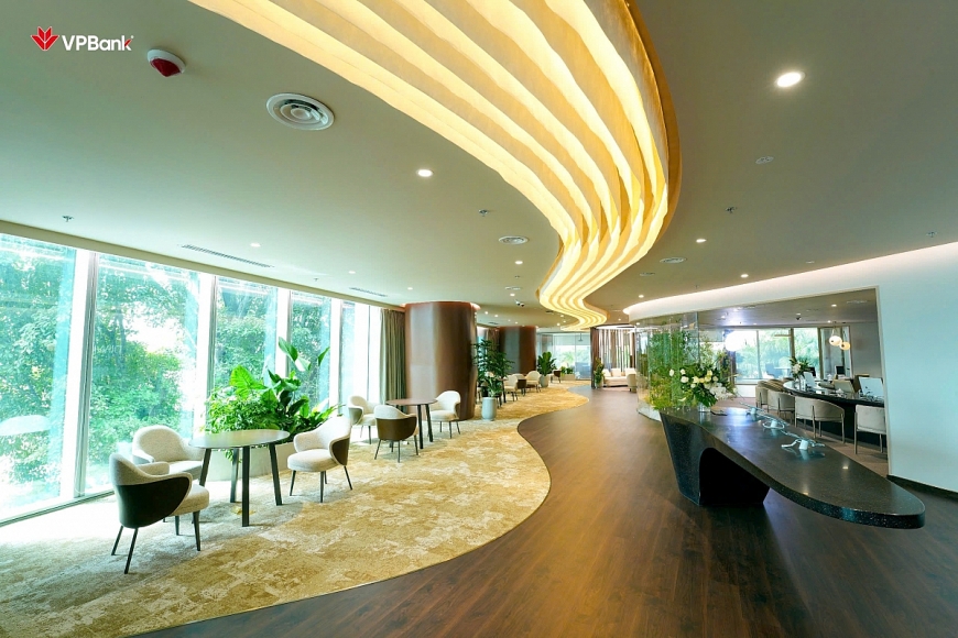 Không gian sang trọng của Diamond Lounge