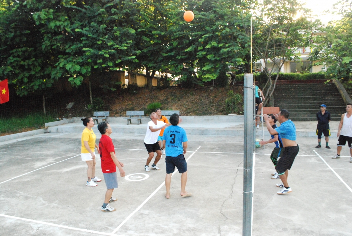 Ấn tượng mô hình sân thể thao Hội NCT xã Hồng Sơn