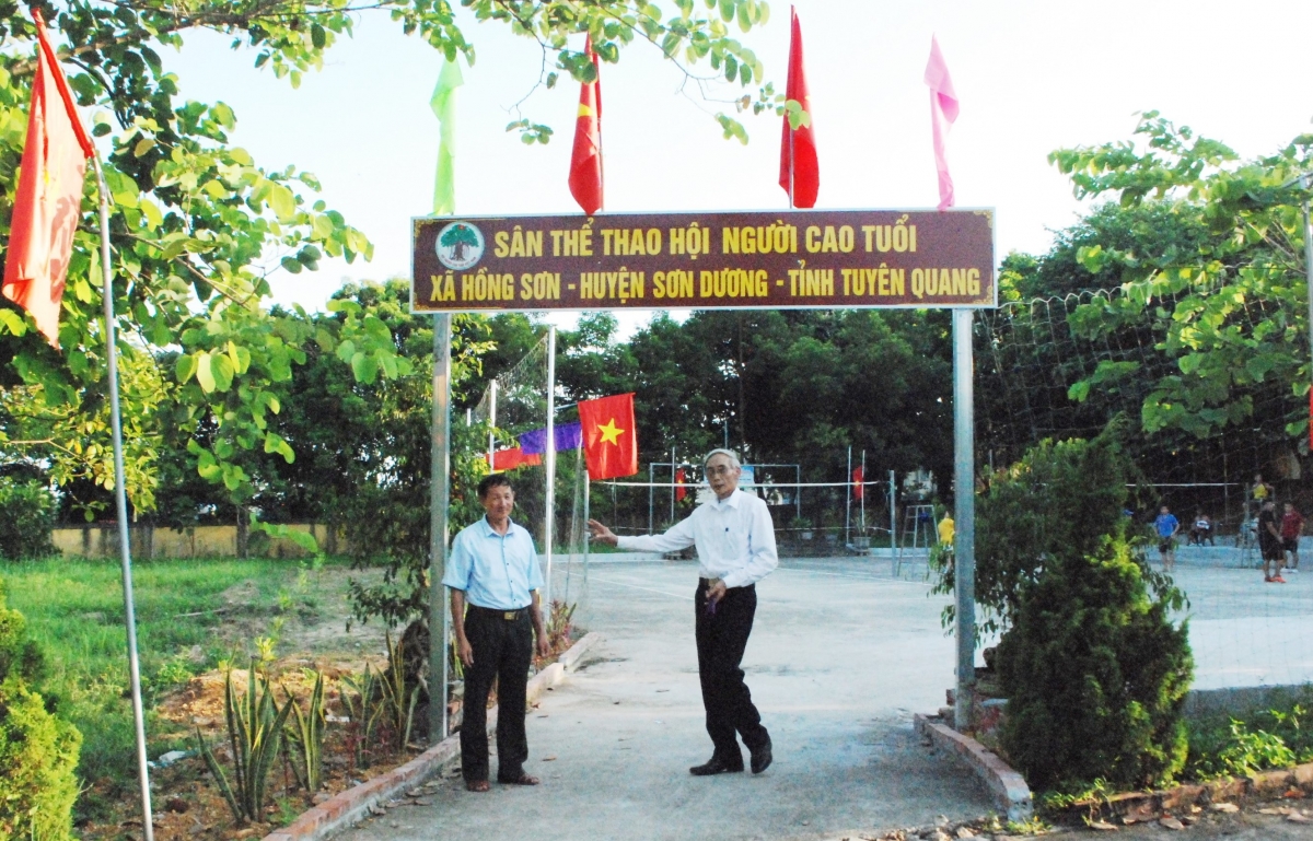 Ấn tượng mô hình sân thể thao Hội NCT xã Hồng Sơn