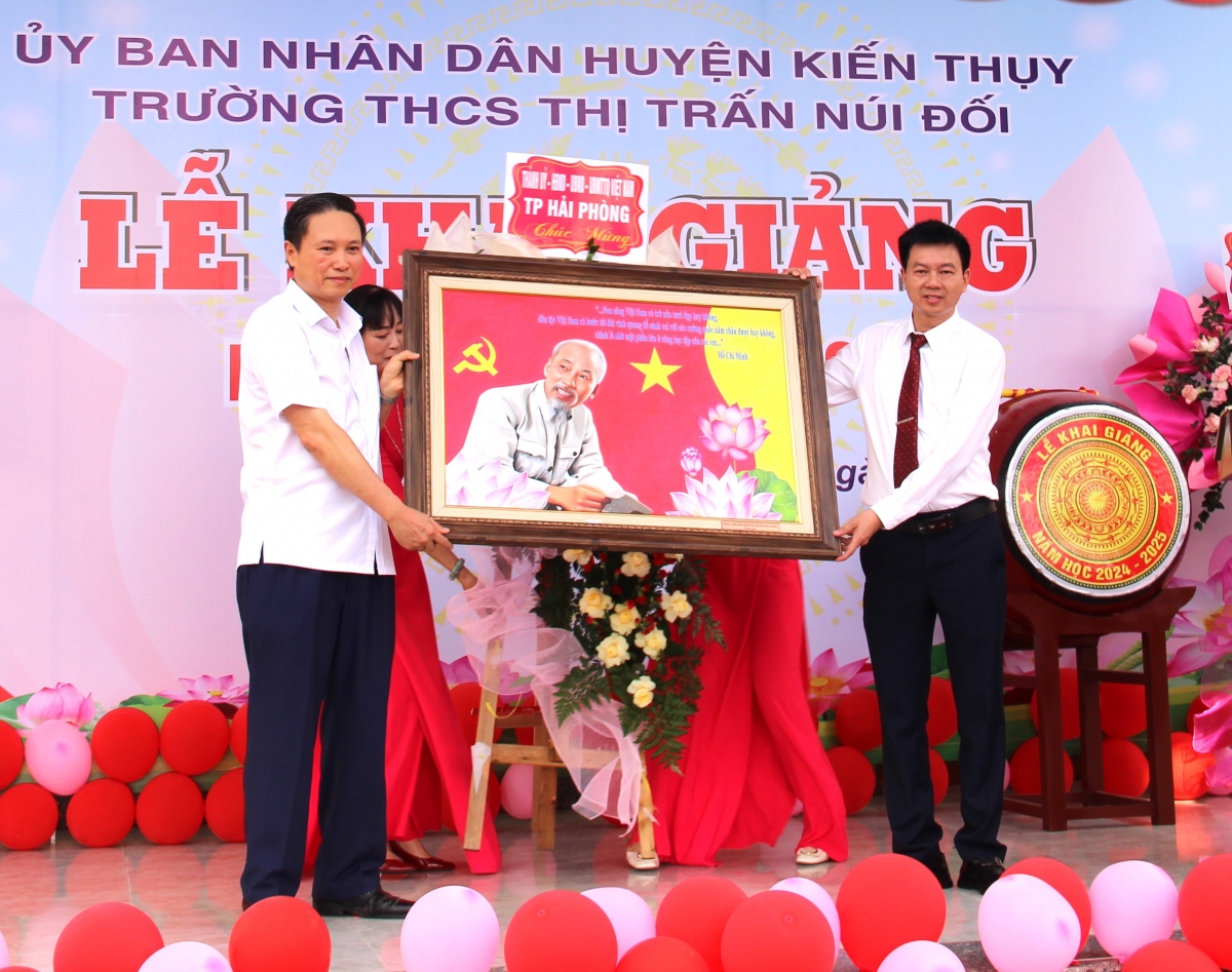 Trường THCS Thị trấn Núi Đối (Hải Phòng): Tưng bừng ngày hội khai trường, đón năm học mới