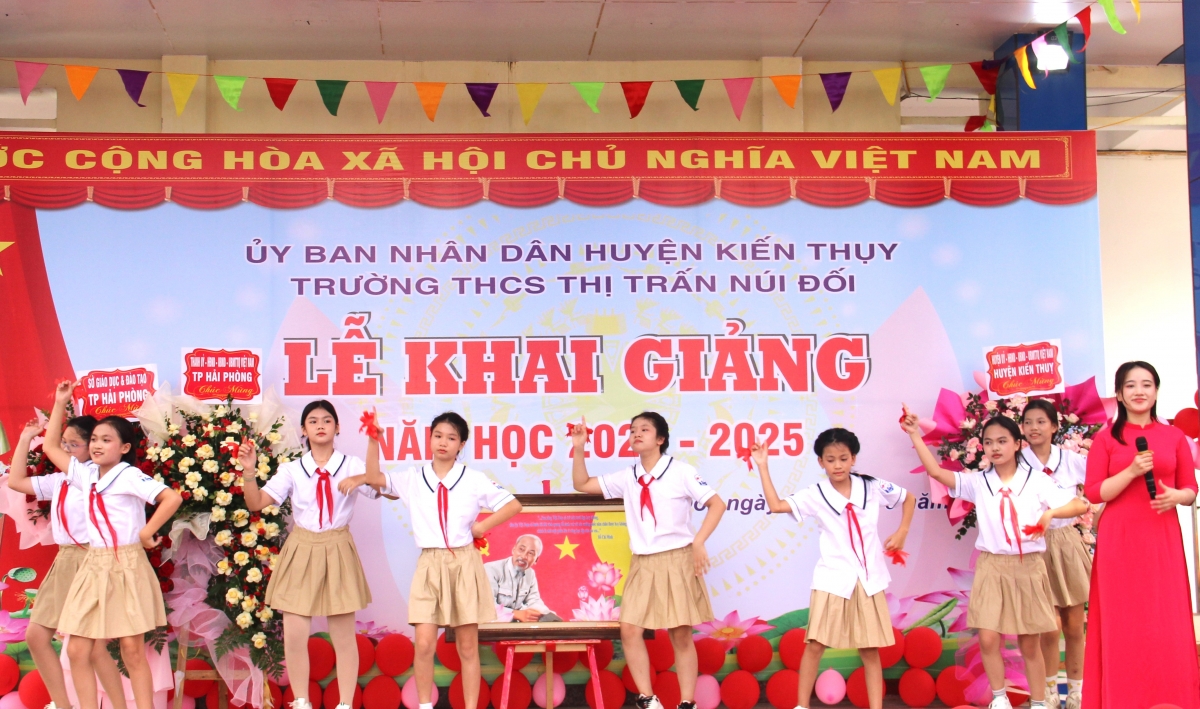 Trường THCS Thị trấn Núi Đối (Hải Phòng): Tưng bừng ngày hội khai trường, đón năm học mới