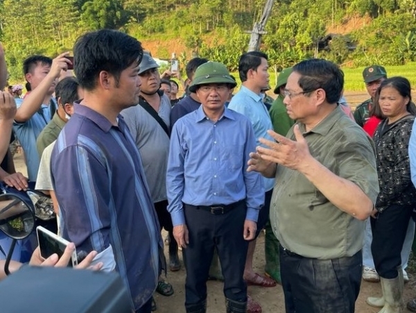 Thủ tướng: Chậm nhất 31/12 tới phải hoàn thành xây dựng lại bản Làng Nủ