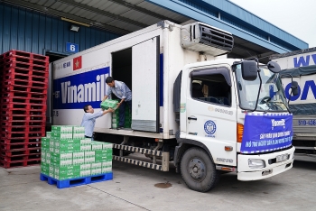 Vinamilk kịp thời hỗ trợ 550.000 sản phẩm thiết yếu cho người dân vùng bão lũ