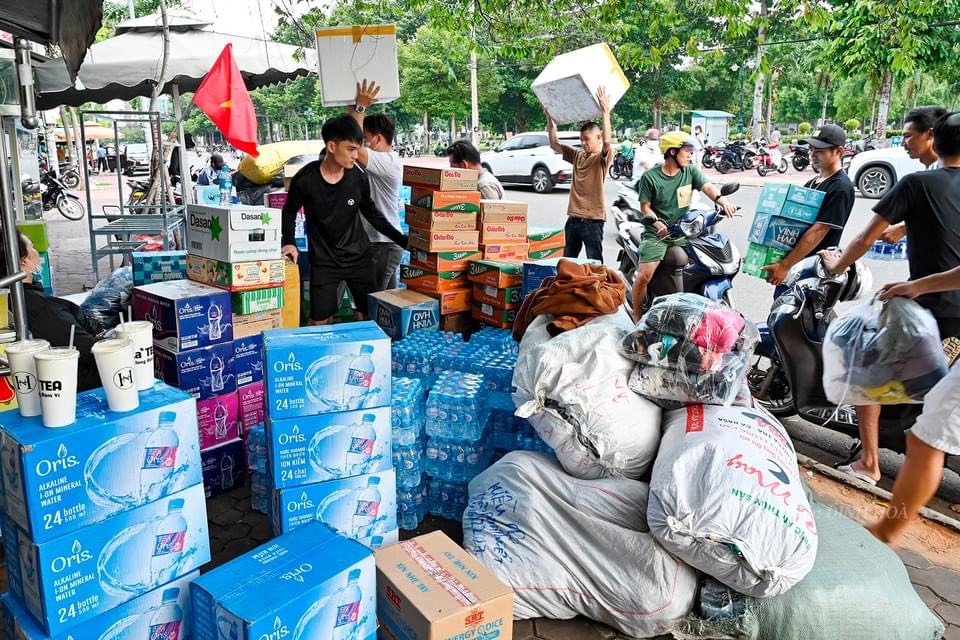 Bình Thuận: Tình người sau cơn bão