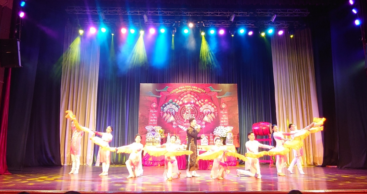 TP. Hồ Chí Minh: Các nghệ sĩ dâng hương Tổ Nghiệp Sân khấu lần thứ 14