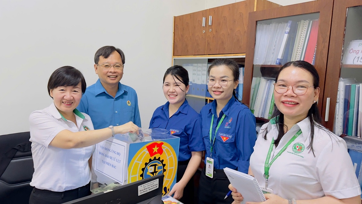 Chung tay ủng hộ các gia đình bị ảnh hưởng, thiệt hại do bão lũ