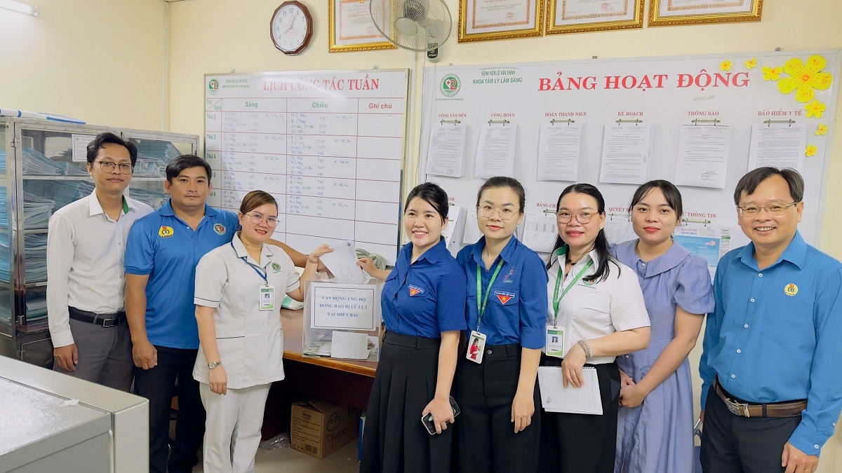 Chung tay ủng hộ các gia đình bị ảnh hưởng, thiệt hại do bão lũ