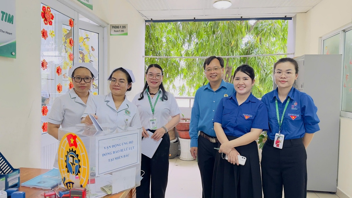 Chung tay ủng hộ các gia đình bị ảnh hưởng, thiệt hại do bão lũ