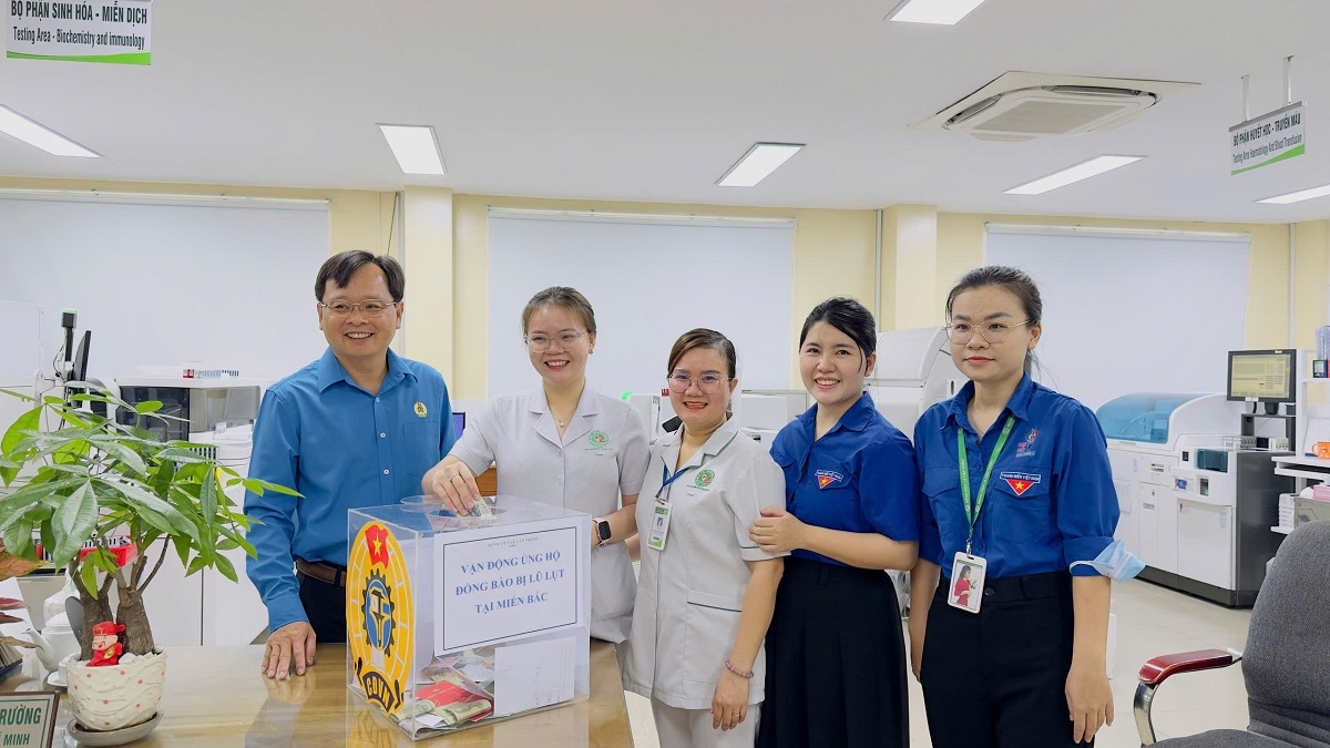 Chung tay ủng hộ các gia đình bị ảnh hưởng, thiệt hại do bão lũ