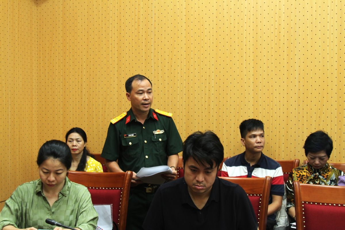 Đại biểu Báo Quân đội Nhân dân phát biểu