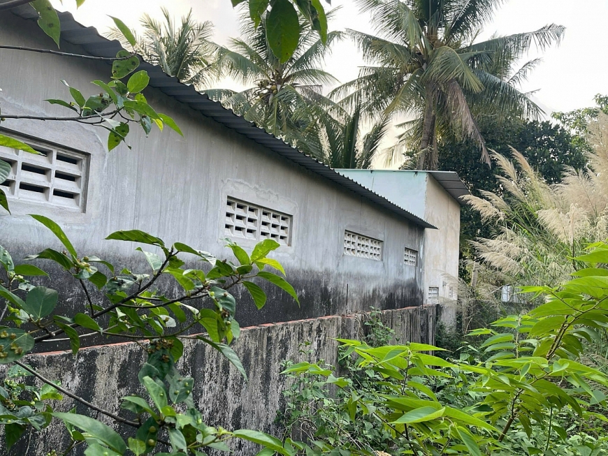 Nhà trọ do gia đình bà Hương xây dựng lấn sang đất gia đình bà Hồng. 