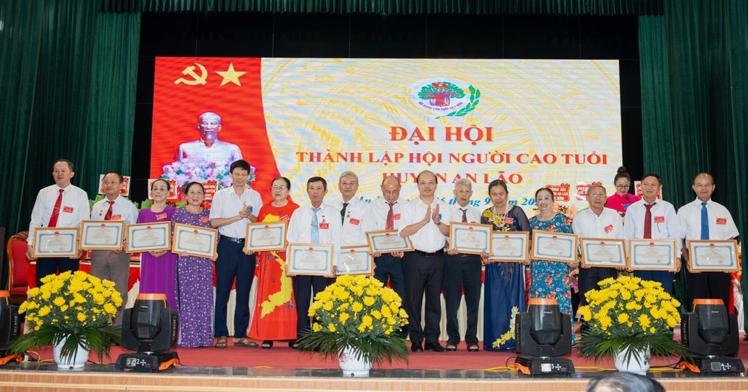 Ông Nguyễn Văn Bản được bầu làm Chủ tịch Hội