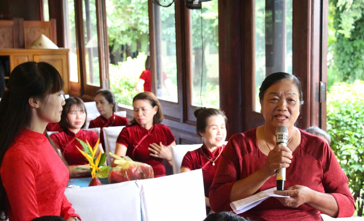 Hội viên phụ nữ cao tuổi chia sẻ tại Hội nghị