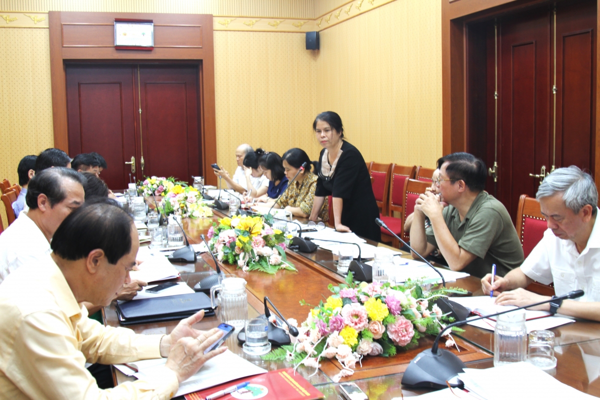 Đại diện Văn phòng báo cáo 