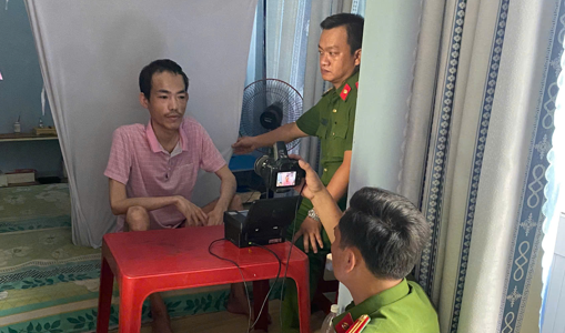 Tỉnh Bình Định: Cấp thẻ căn cước tại nhà cho NCT già yếu, bệnh tật