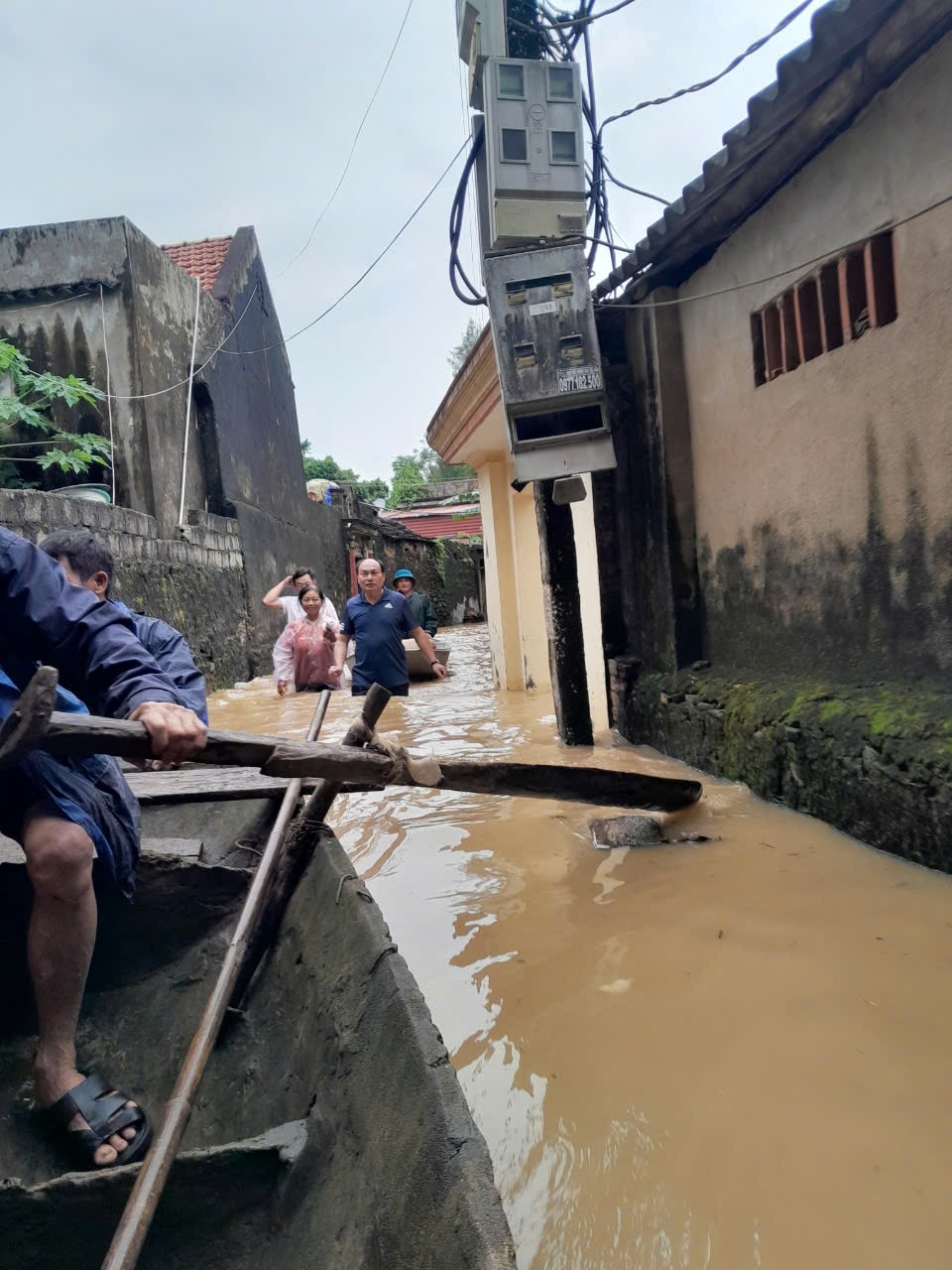 Thanh Hóa: Nước sông Lèn dâng cao hàng trăm hộ dân hai xã huyện Hà Trung ngập lụt cục bộ