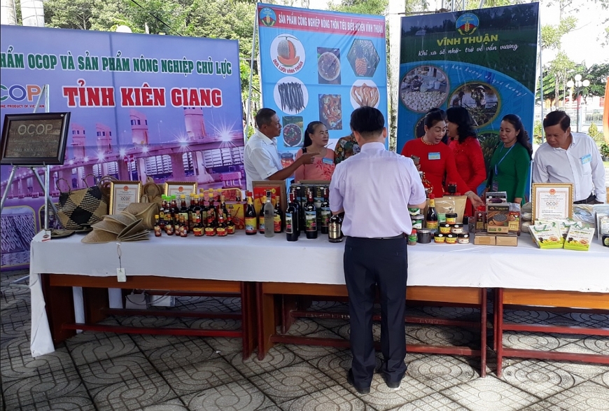 Trưng bày, giới thiệu du lịch và sản phẩm OCOP tại Lễ hội Nguyễn Trung Trực 2024: Quảng bá văn hóa vùng, miền