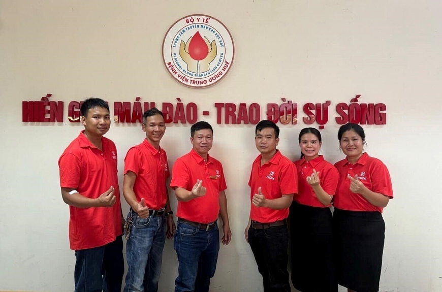 Các CBNV ROX đi hiến máu tại BV Trung ương Huế