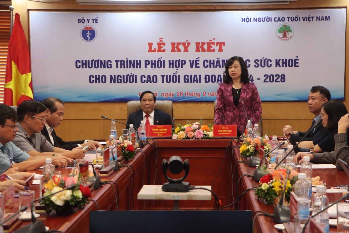 Tạo điều kiện để NCT được tiếp cận, hưởng thụ các dịch vụ y tế với chất lượng tốt