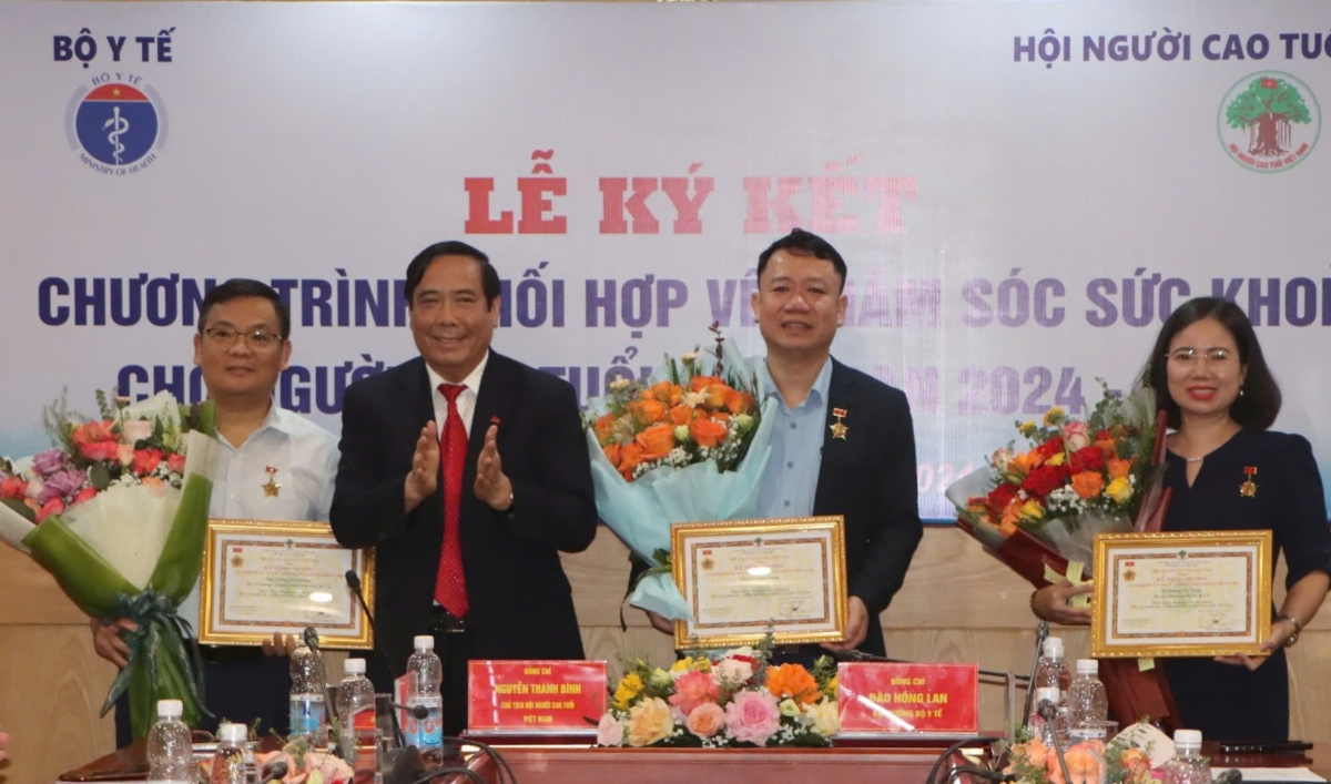 Tạo điều kiện để NCT được tiếp cận, hưởng thụ các dịch vụ y tế với chất lượng tốt