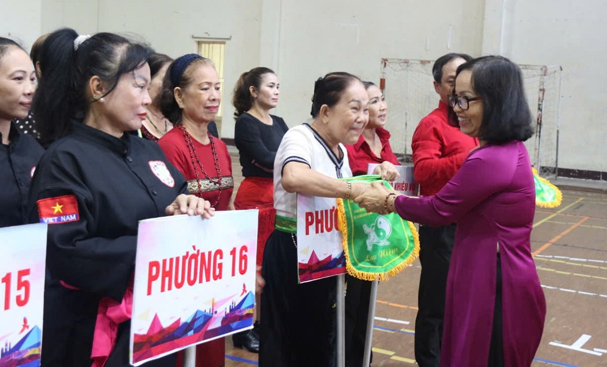 Hơn 200 NCT tham dự Hội diễn Thể dục dưỡng sinh năm 2024