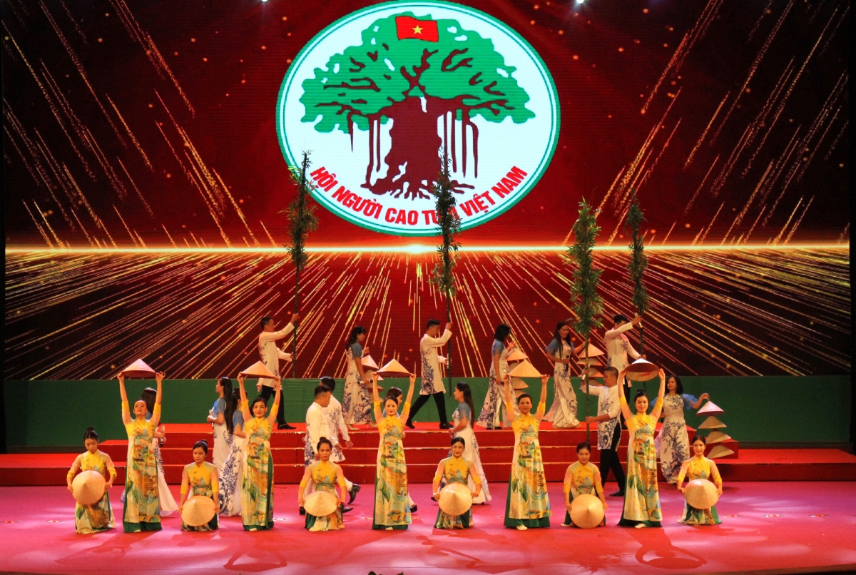 Tiết mục văn nghệ chào mừng buổi lễ