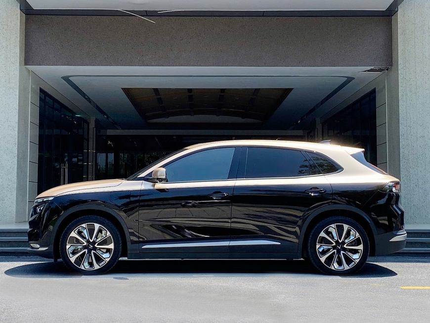 Anh Việt đánh giá ngoại hình VF 8 cao cấp, sang trọng và phù hợp với cá tính bản thân.