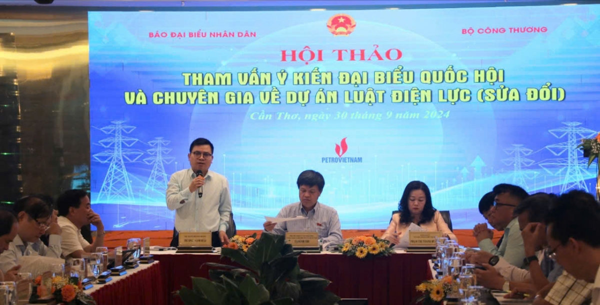 Tham vấn ý kiến ĐBQH và chuyên gia về dự thảo Luật Điện lực (sửa đổi)