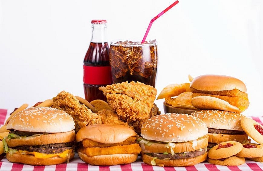 7 loại thực phẩm khiến cơ thể mất nước