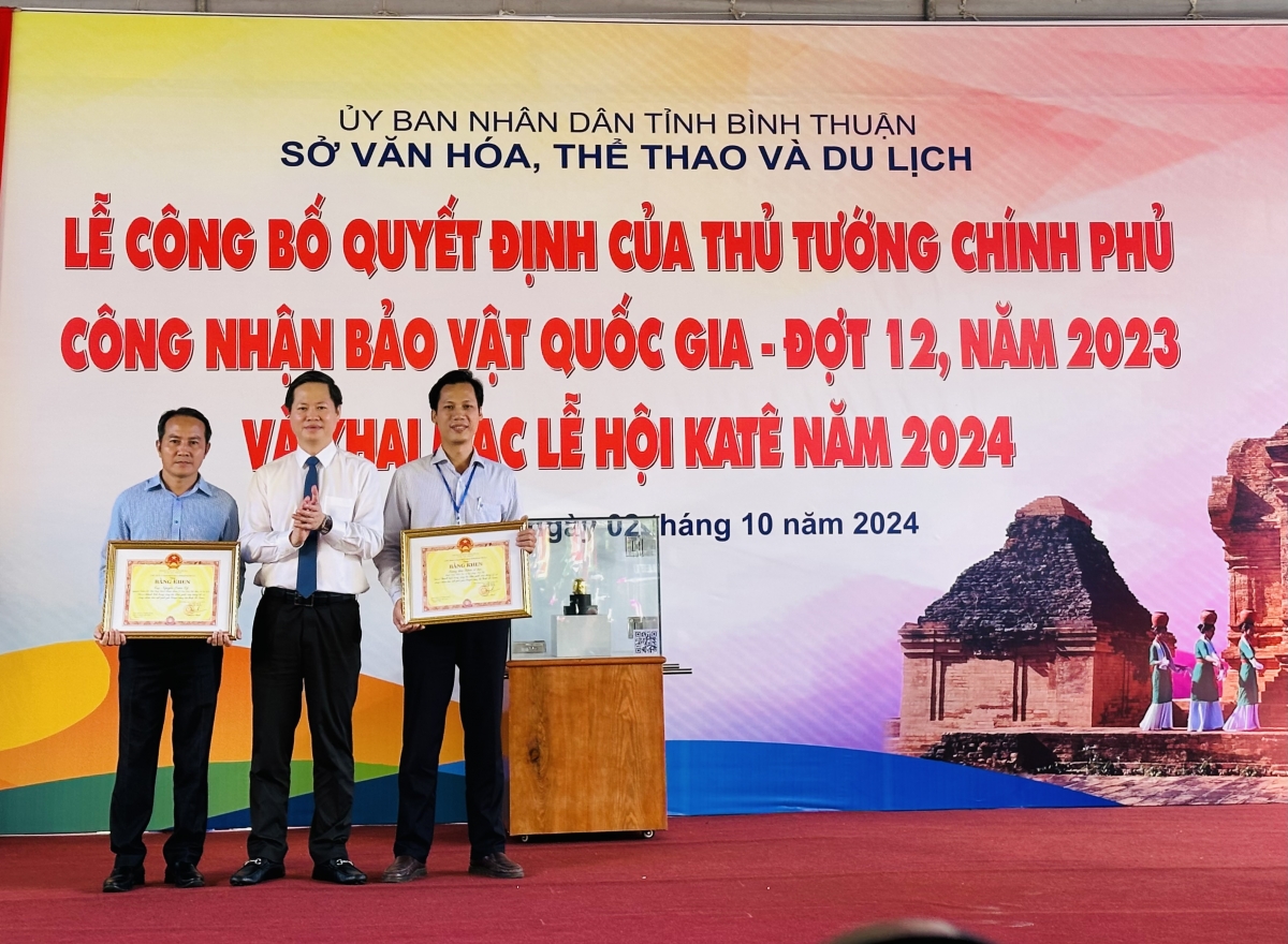 Bình Thuận: Công nhận bảo vật quốc gia đối với Linga vàng  và khai mạc Lễ hội Katê