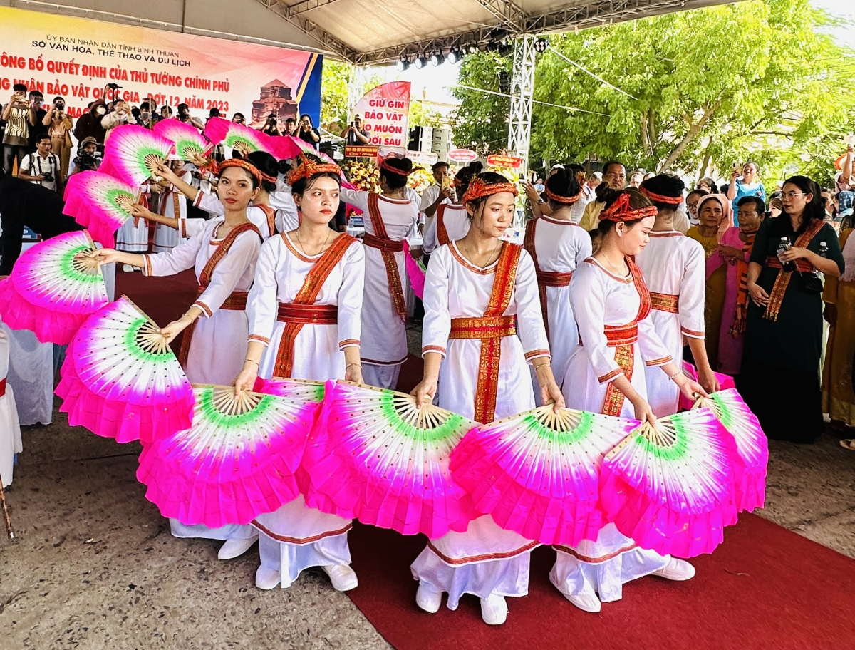 Bình Thuận: Công nhận bảo vật quốc gia đối với Linga vàng  và khai mạc Lễ hội Katê