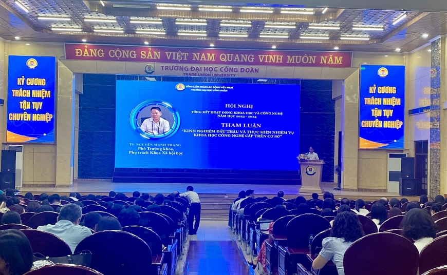 Tổ chức Hội nghị tổng kết hoạt động Khoa học và Công nghệ năm học 2022 -2023