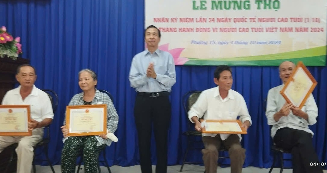 Chúc thọ mừng thọ thể hiện đạo lý “uống nước nhớ nguồn” của dân tộc Việt Nam