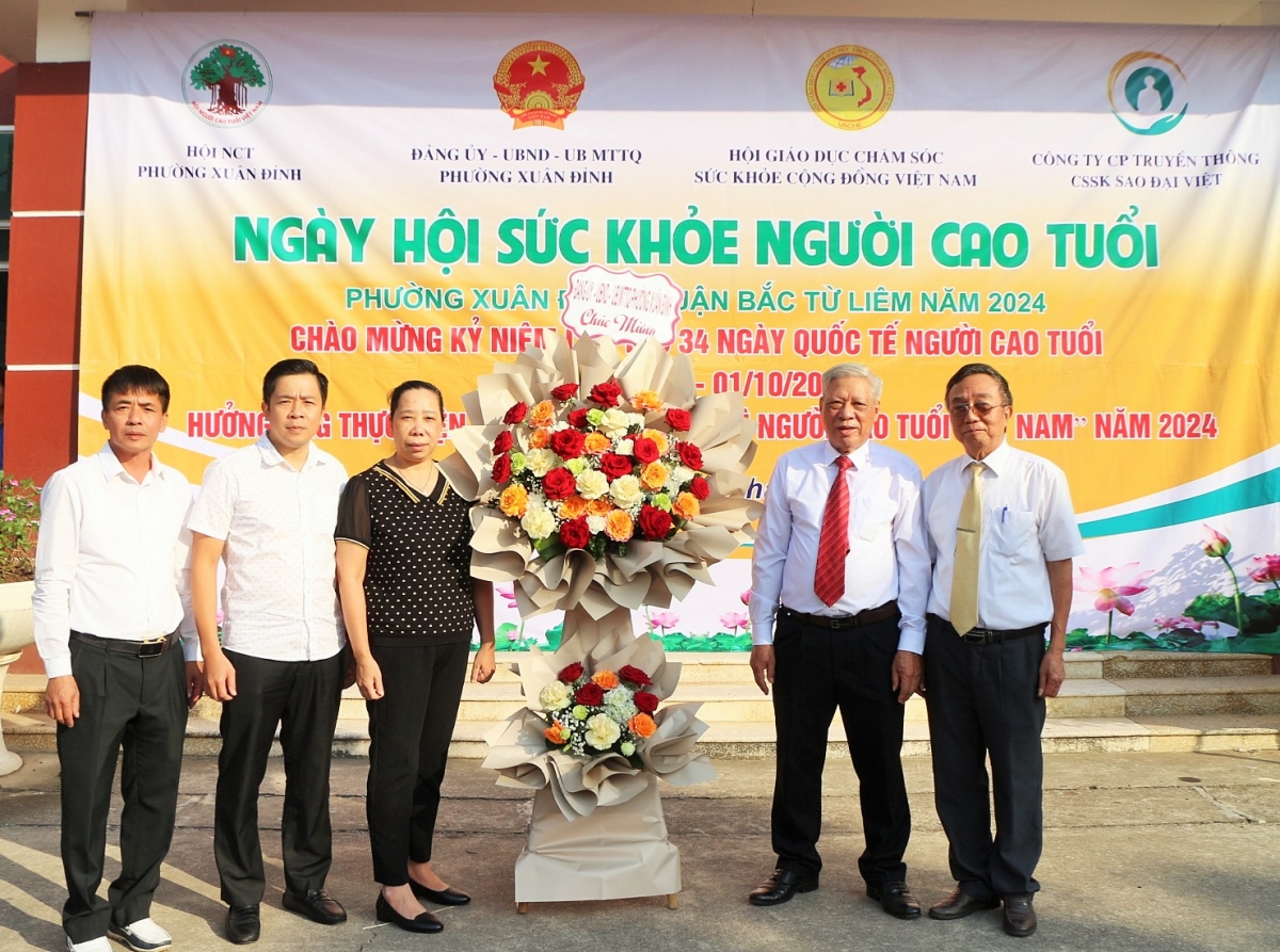 “Chung tay chăm sóc sức khỏe và hạnh phúc của người cao tuổi”