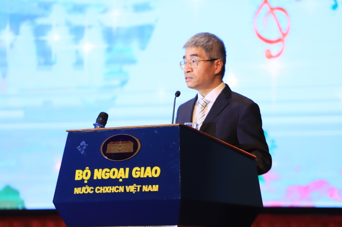 Nghệ sĩ cao tuổi “cháy” hết mình